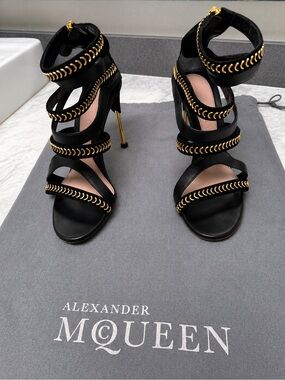 Alexander McQueen • Strappy Black Leather Gold Chain Heel Sandals • EU36/US6